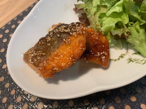 子供も食べやすい魚料理！鮭の甘酢炒め